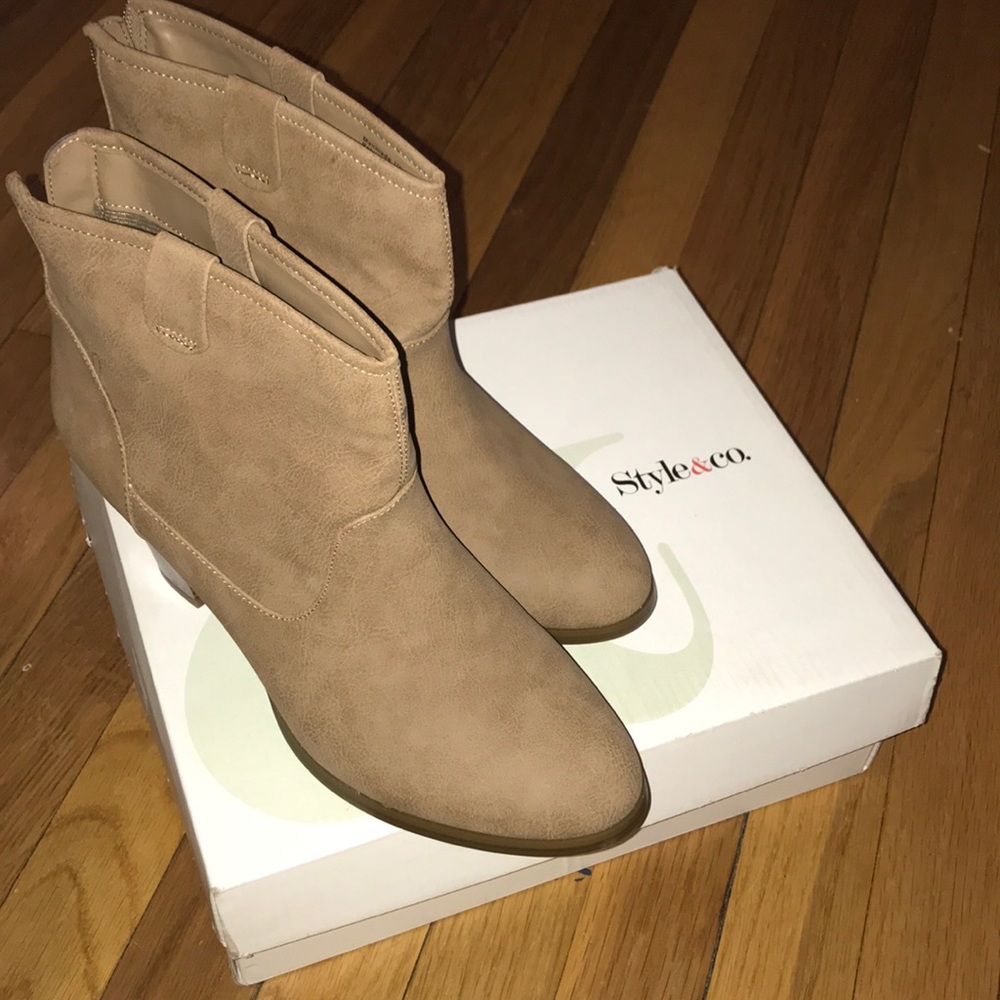 *BRAND NEW* Brown ankle boots - size 9 women